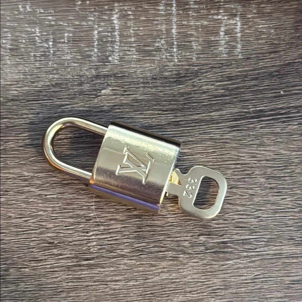 Louis vuitton brass lockset #332
